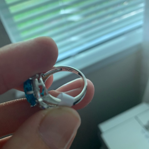 Gorgeous 925 Silver Oval Cut Aquamarine Ring - Picture 6 of 6
